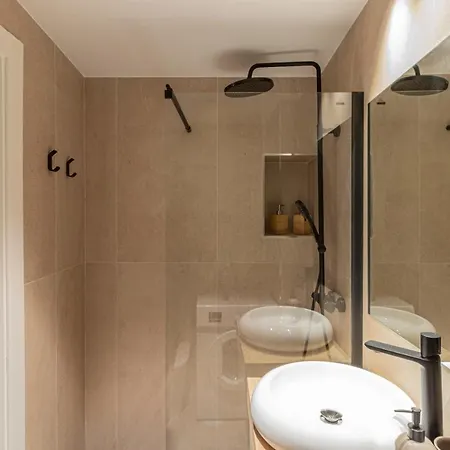 Allo Francos Ii Parking Centro 2 *