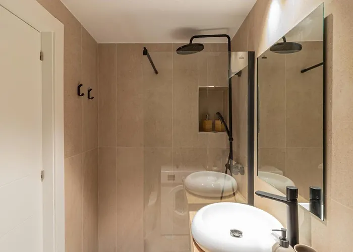 Allo Francos Ii Parking Centro 2 *